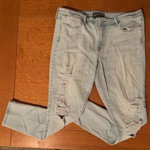 Abercrombie & Fitch Distressed Skinny Jeans 32/28
